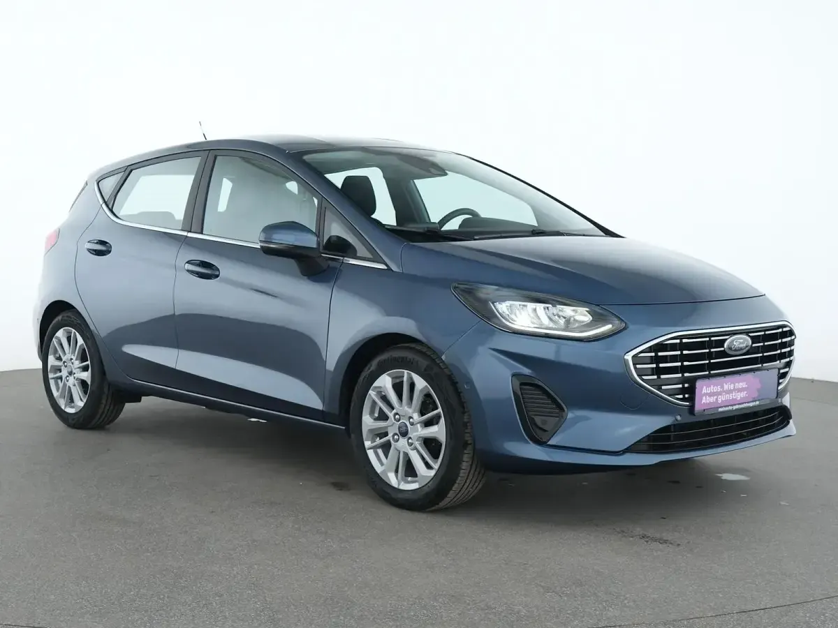 Gebraucht Ford Fiesta Titanium 125 PS (91 kW) 2022 Chroma blau Kleinwagen