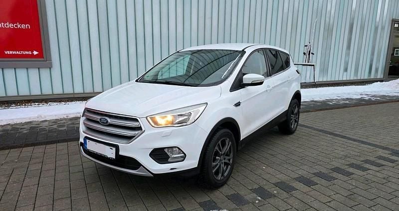 Weiß Gebraucht 2017 Ford Kuga SUV | 8.500 € (Superpreis) - Bild 1/4