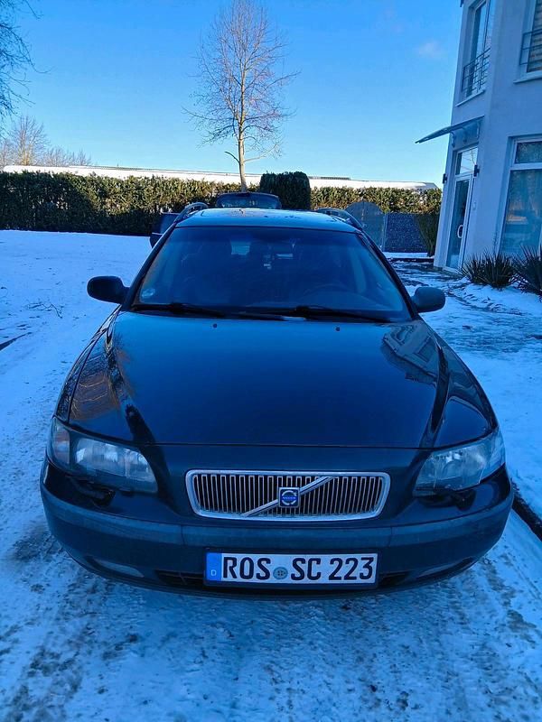 Grün Gebraucht 2000 Volvo V70 Kombi | 1.000 € - Bild 1/4