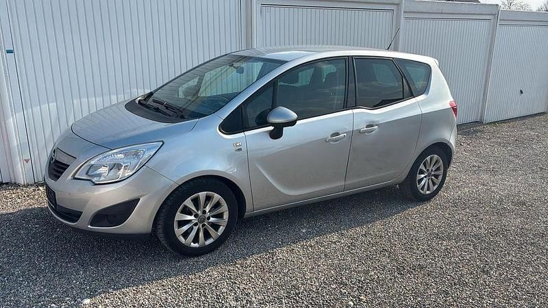 Gebraucht Opel Meriva 101 PS (74 kW) 2012 Silber Van / Kleinbus