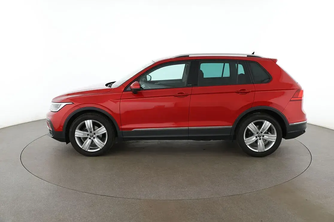 Gebraucht VW Tiguan Life 150 PS (110 kW) 2023 Rot SUV
