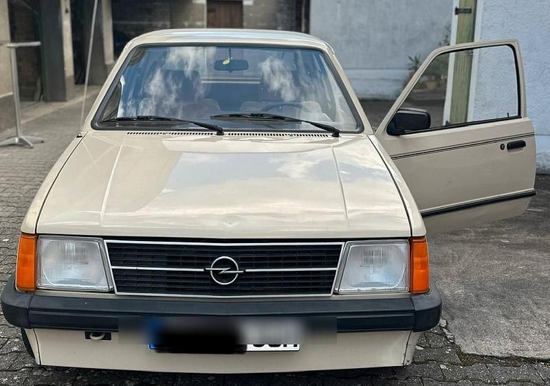 Beige Gebraucht 1984 Opel Kadett S Coupé | 4.750 € - Bild 1/4