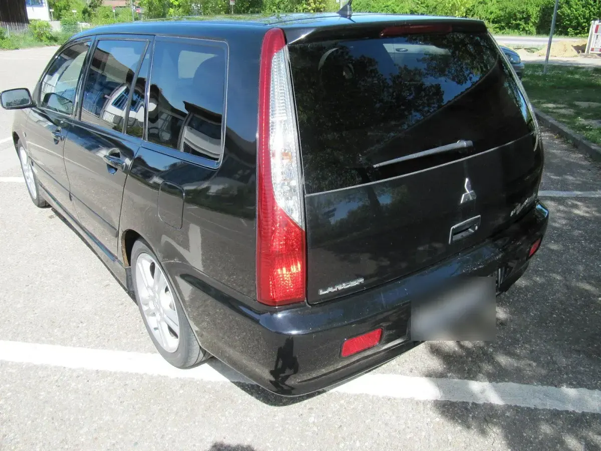 Second-hand Mitsubishi Lancer 98 CP (72 kW) 2005 Negru Break