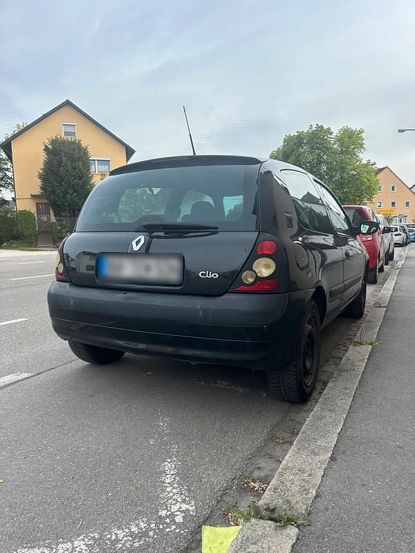 Second-hand Renault Clio 75 CP (55 kW) 2004 Negru Hatchback