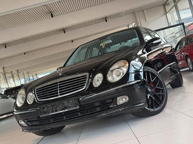Schwarz Gebraucht 2002 Mercedes E500 Limousine | 5.991 € (Fairer Preis) - Bild 1/4