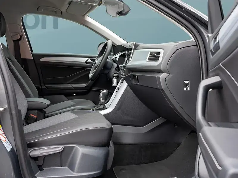 Gebraucht VW T-Roc 150 PS (110 kW) 2025 Grau SUV