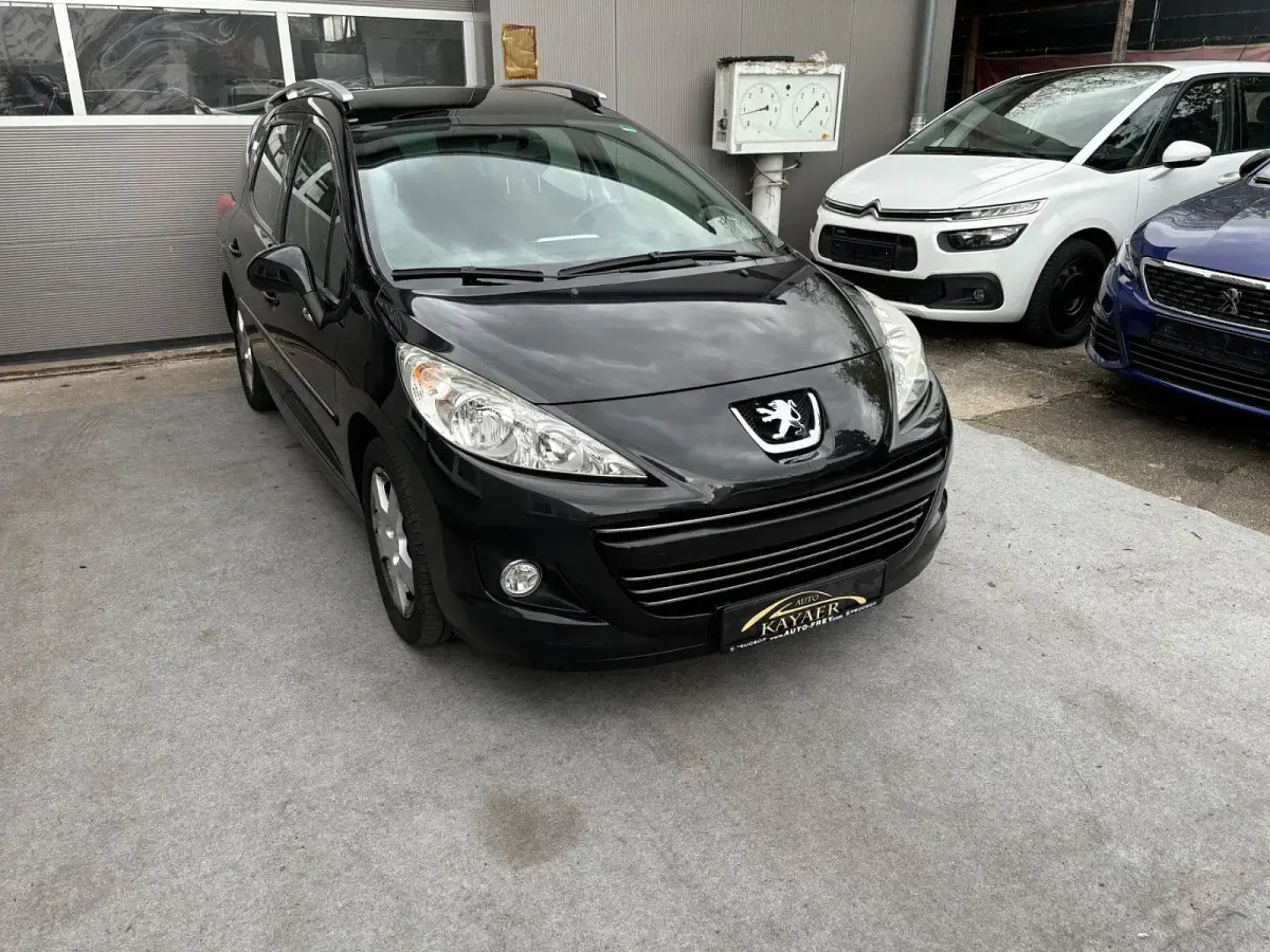 Gebraucht Peugeot 207 Premium 120 PS (88 kW) 2010 Schwarz Kombi
