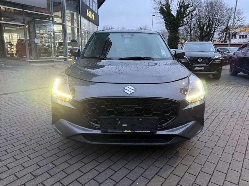 Neu Suzuki Swift Comfort 83 PS (61 kW) 2026 Mineral gray met. Limousine