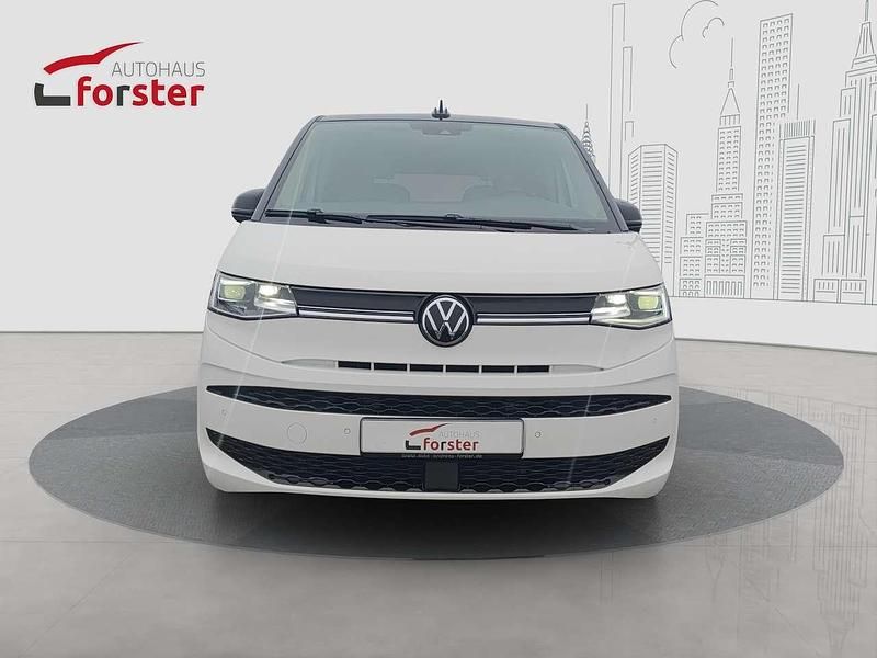 Second-hand VW Multivan Edition 150 CP (110 kW) 2024 Alb Monovolum