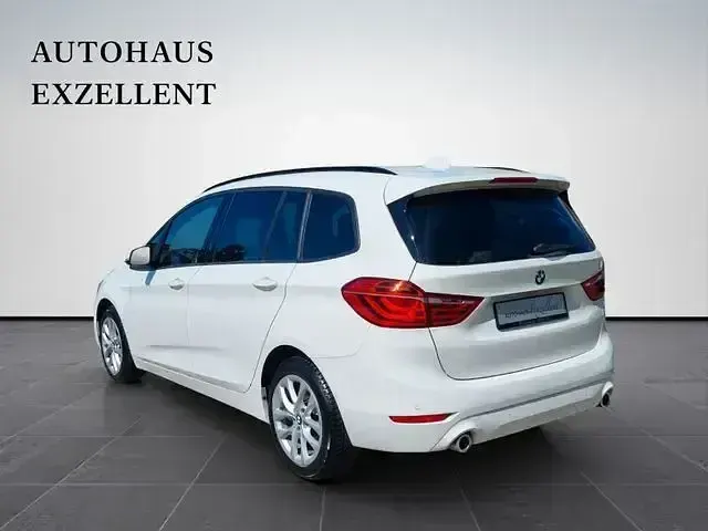 Gebraucht BMW 218 Gran Tourer Advantage 150 PS (110 kW) 2019 Weiß Van / Kleinbus