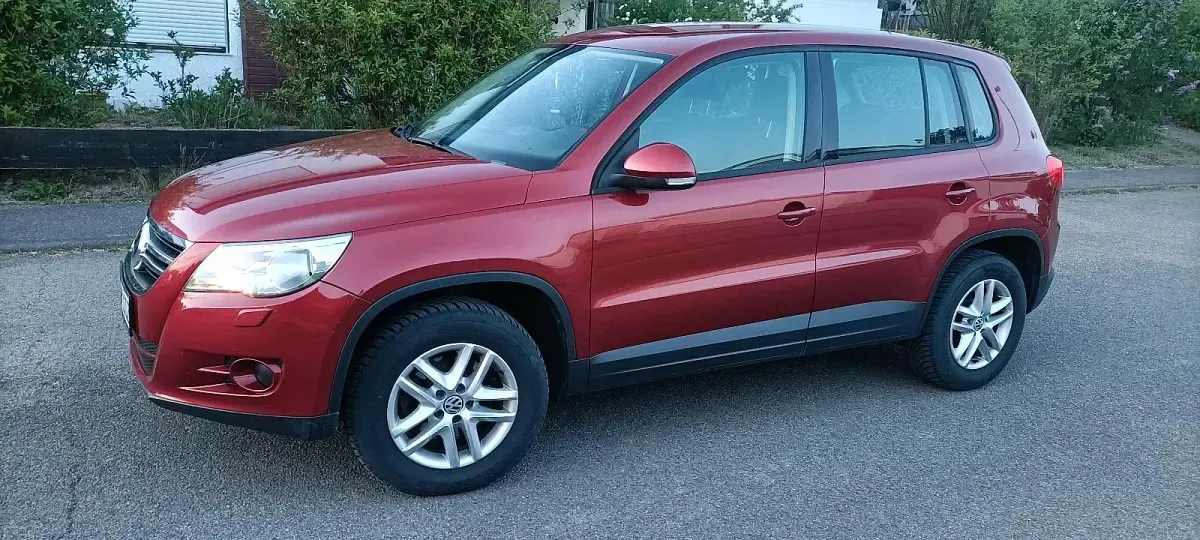 Gebraucht VW Tiguan 140 PS (102 kW) 2009 Rot SUV