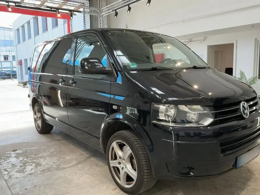 Gebraucht VW Multivan 179 PS (131 kW) 2012 Schwarz Van / Kleinbus