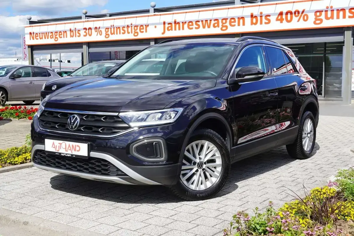 Gebraucht VW T-Roc 110 PS (80 kW) 2023 Deepblackmet. SUV