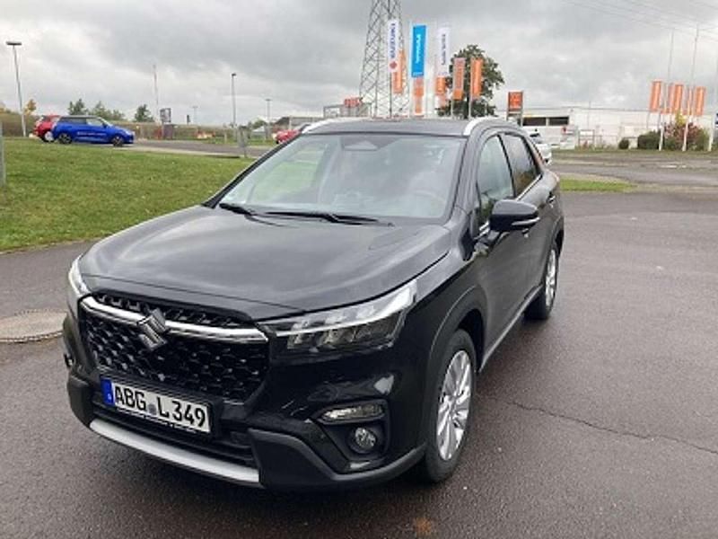 Cosmic black pearl met. Gebraucht 2025 Suzuki SX4 S-Cross Comfort SUV | 26.490 € (Etwas zu teuer) - Bild 1/4
