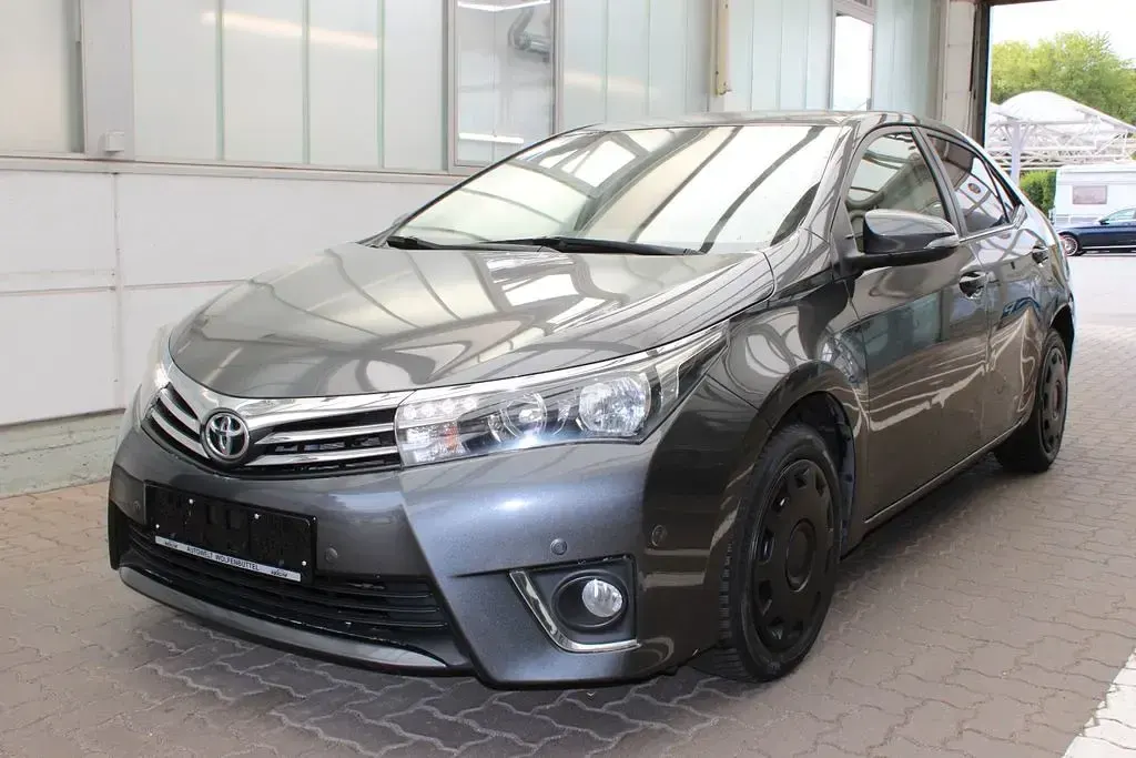 Gebraucht Toyota Corolla Life+ 132 PS (97 kW) 2013 Grau Limousine