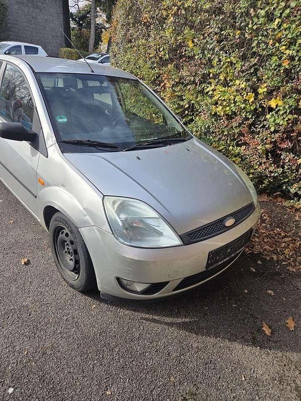 Gebraucht Ford Fiesta Trend 80 PS (58 kW) 2003 Kleinwagen