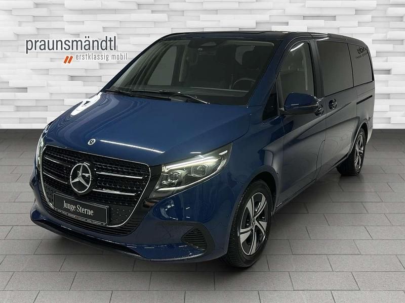 Blau Gebraucht 2024 Mercedes V220 Style Van / Kleinbus | 54.900 € (Etwas zu teuer) - Bild 1/4