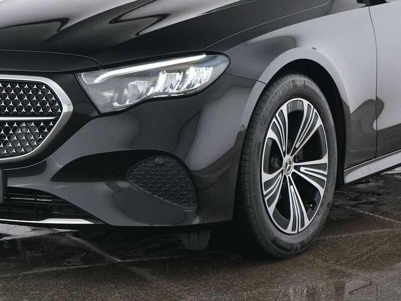 Gebraucht Mercedes E200 Avantgarde 204 PS (150 kW) 2024 Lack obsidianschwarz Limousine