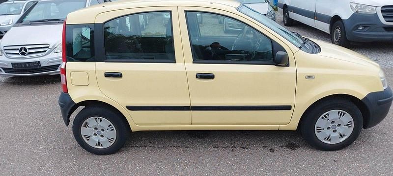 Gelb Gebraucht 2010 Fiat Panda Active Kleinwagen | 1.295 € (Superpreis) - Bild 1/4