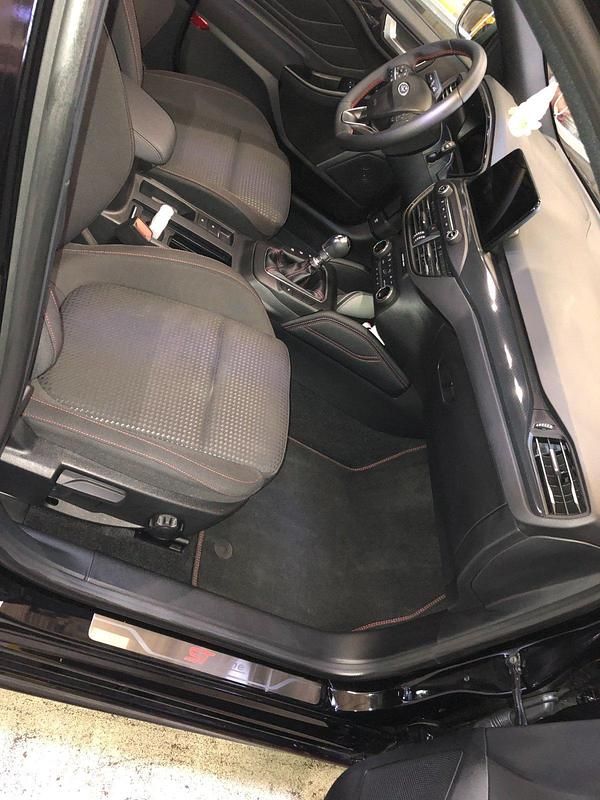 Gebraucht Ford Focus ST-Line X 150 PS (110 kW) 2021 Schwarz Kombi