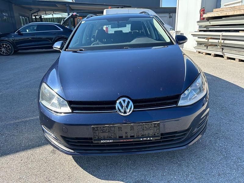 Blau Gebraucht 2015 VW Golf VII Trendline Kombi | 4.650 € (Superpreis) - Bild 1/4