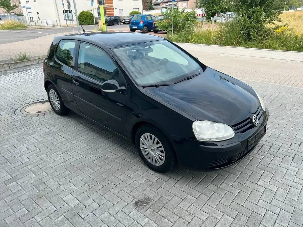 Gebraucht VW Golf V 74 PS (54 kW) 2005 Schwarz Kleinwagen