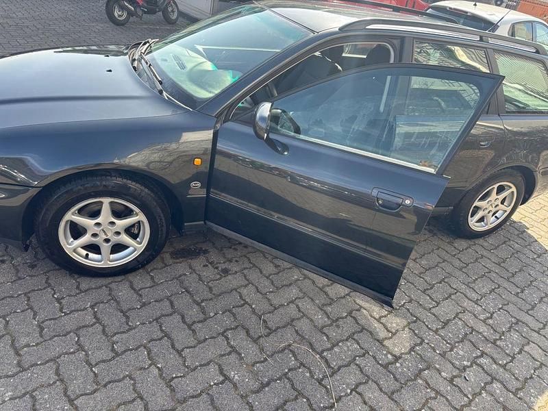 Gebraucht Audi A4 Performance 125 PS (91 kW) 1997 Grau Kombi