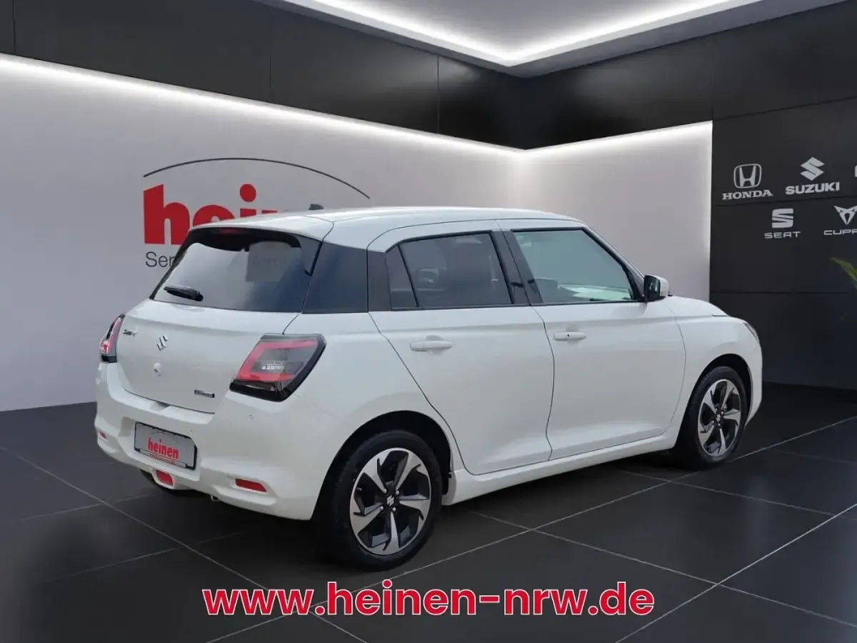 Gebraucht Suzuki Swift Comfort 83 PS (61 kW) 2025 Pure white pearl met Kleinwagen