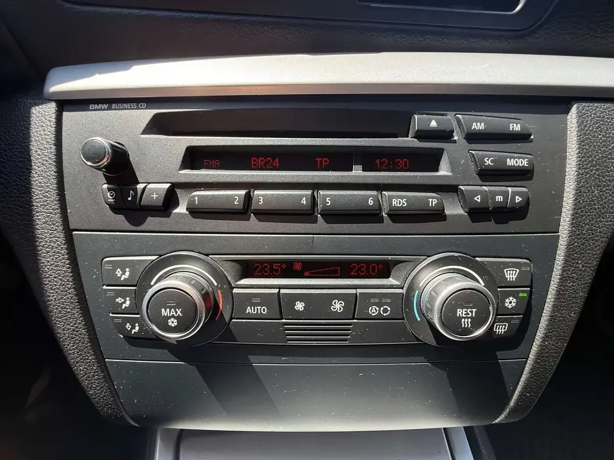 Gebraucht BMW 118 143 PS (105 kW) 2008 Titansilber metallic Kleinwagen