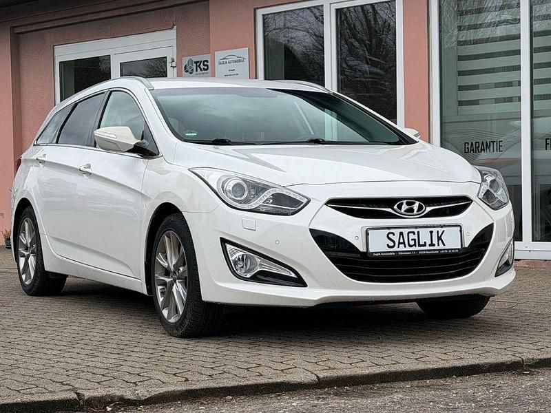 Gebraucht Hyundai i40 Edition 135 PS (99 kW) 2015 Weiß Kombi