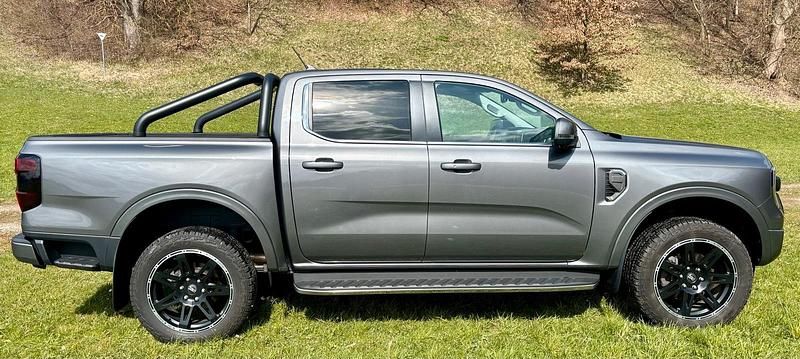 Gebraucht Ford Ranger Limited 170 PS (125 kW) 2023 Grau Pickup