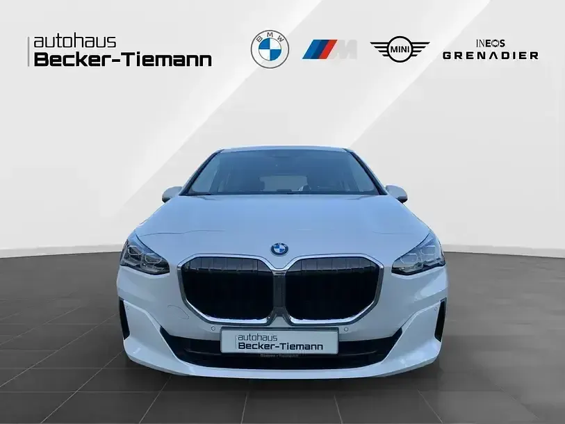 Używany BMW 220 Active Tourer Efficient Dynamics 170 KM (125 kW) 2025 Biały Minivan