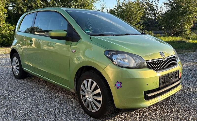 Grün Gebraucht 2012 Skoda Citigo Ambition Kleinwagen | 2.199 € (Fairer Preis) - Bild 1/4