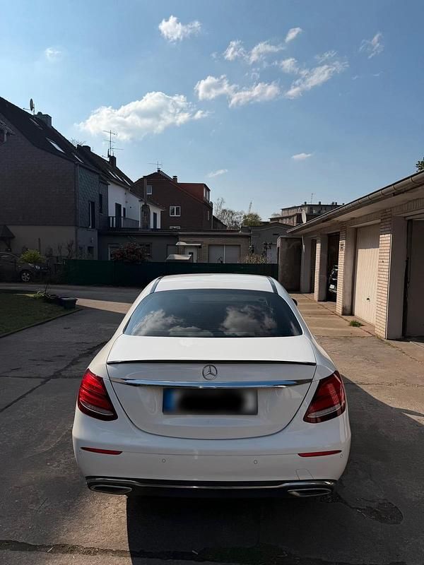 Gebraucht Mercedes E200 150 PS (110 kW) 2017 Weiß Limousine