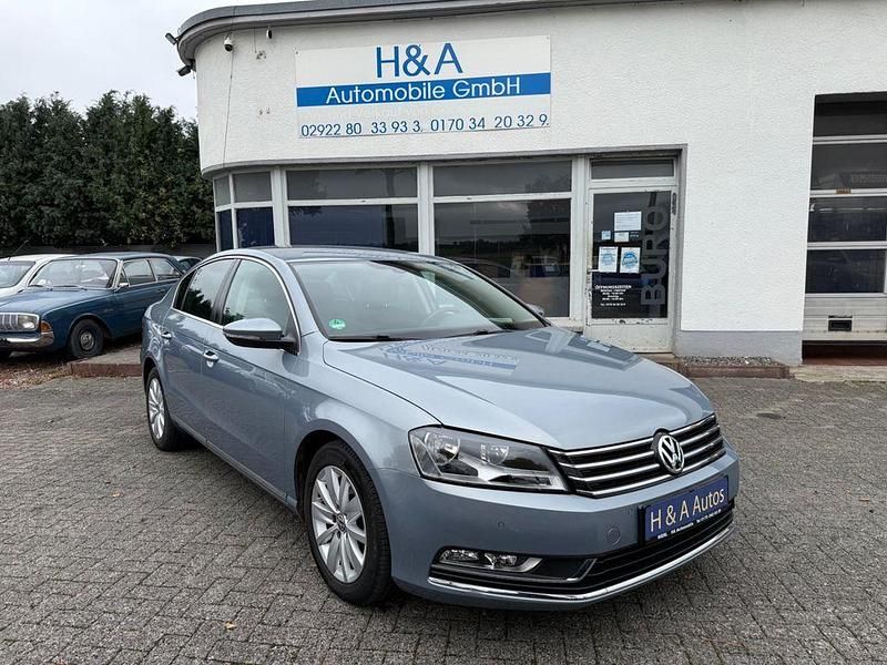 Grau Gebraucht 2012 VW Passat Comfortline Limousine | 7.900 € (Fairer Preis) - Bild 1/4