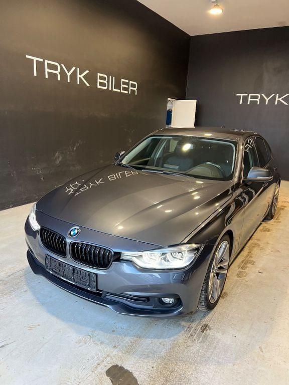 Grau Gebraucht 2019 BMW 320 Advantage Limousine | 13.500 € (Superpreis) - Bild 1/4