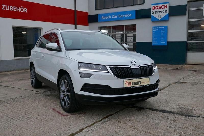 Weiß Gebraucht 2020 Skoda Karoq Style SUV | 20.990 € (Guter Preis) - Bild 1/4