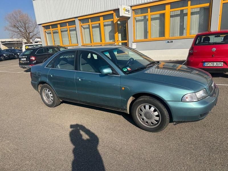Usata Audi A4 165 CV (121 kW) 1998 Blu Berlina