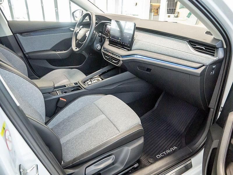 Gebraucht Skoda Octavia Tour 150 PS (110 kW) 2025 Weiß Limousine