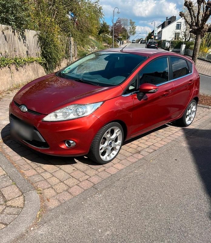 Orange Gebraucht 2009 Ford Fiesta Limousine | 2.600 € (Etwas zu teuer) - Bild 1/4
