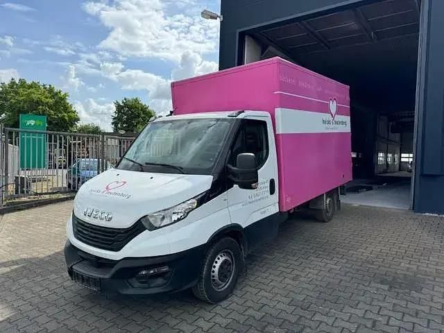 Second-hand Iveco Daily 129 CP (94 kW) 2023 Alb