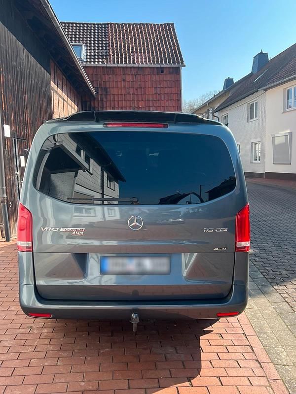 Gebraucht Mercedes Vito 190 PS (139 kW) 2016 Grau Van