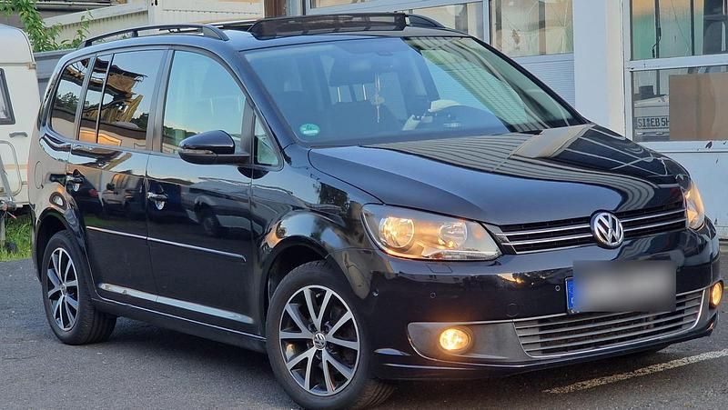 Schwarz Gebraucht 2010 VW Touran Van / Kleinbus | 6.000 € (Fairer Preis) - Bild 1/4