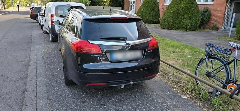 Gebraucht Opel Insignia 130 PS (95 kW) 2012 Schwarz Kombi