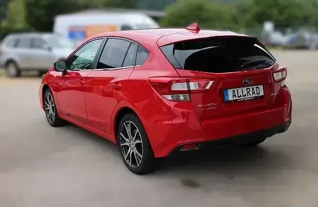 Gebraucht Subaru Impreza Exclusive+ 156 PS (114 kW) 2019 Pure red Limousine