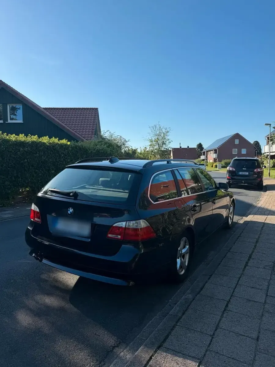 Gebraucht BMW 525 Basis 177 PS (130 kW) 2005 Blau Kombi