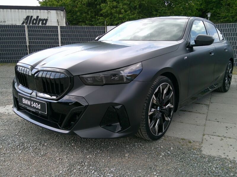 Grau Gebraucht 2025 BMW 540 M Sport Limousine | 89.990 € - Bild 1/4