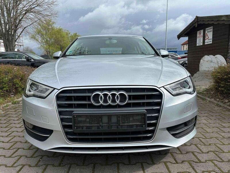Gebraucht Audi A3 Ambiente 105 PS (77 kW) 2014 Silber Limousine