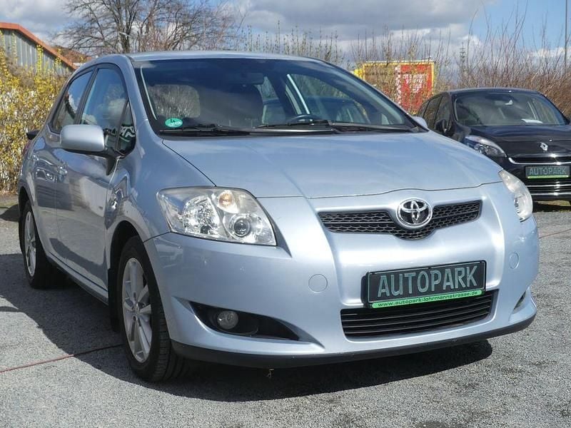 Gebraucht Toyota Auris Life 101 PS (74 kW) 2009 Blau Kleinwagen