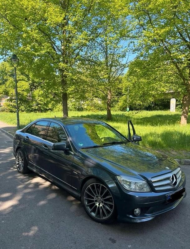 Grau Gebraucht 2007 Mercedes C320 AMG Limousine | 6.000 € (Fairer Preis) - Bild 1/4